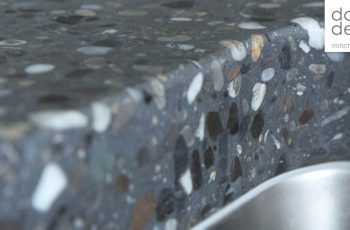 Crushed pebble – TERRAZZO by dade design